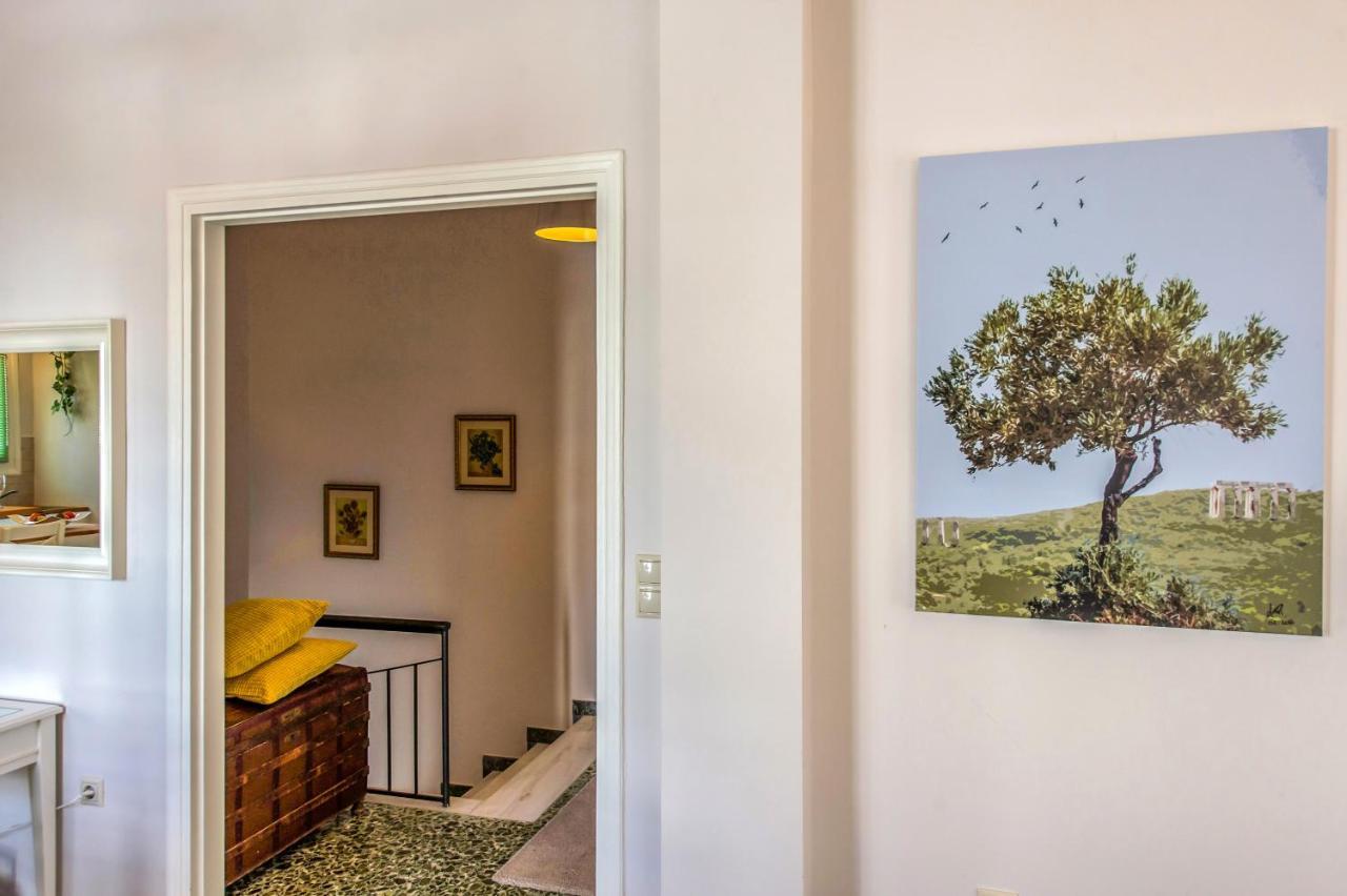 Angelinas Quarters - Kalamata Mediterranean Villas Extérieur photo