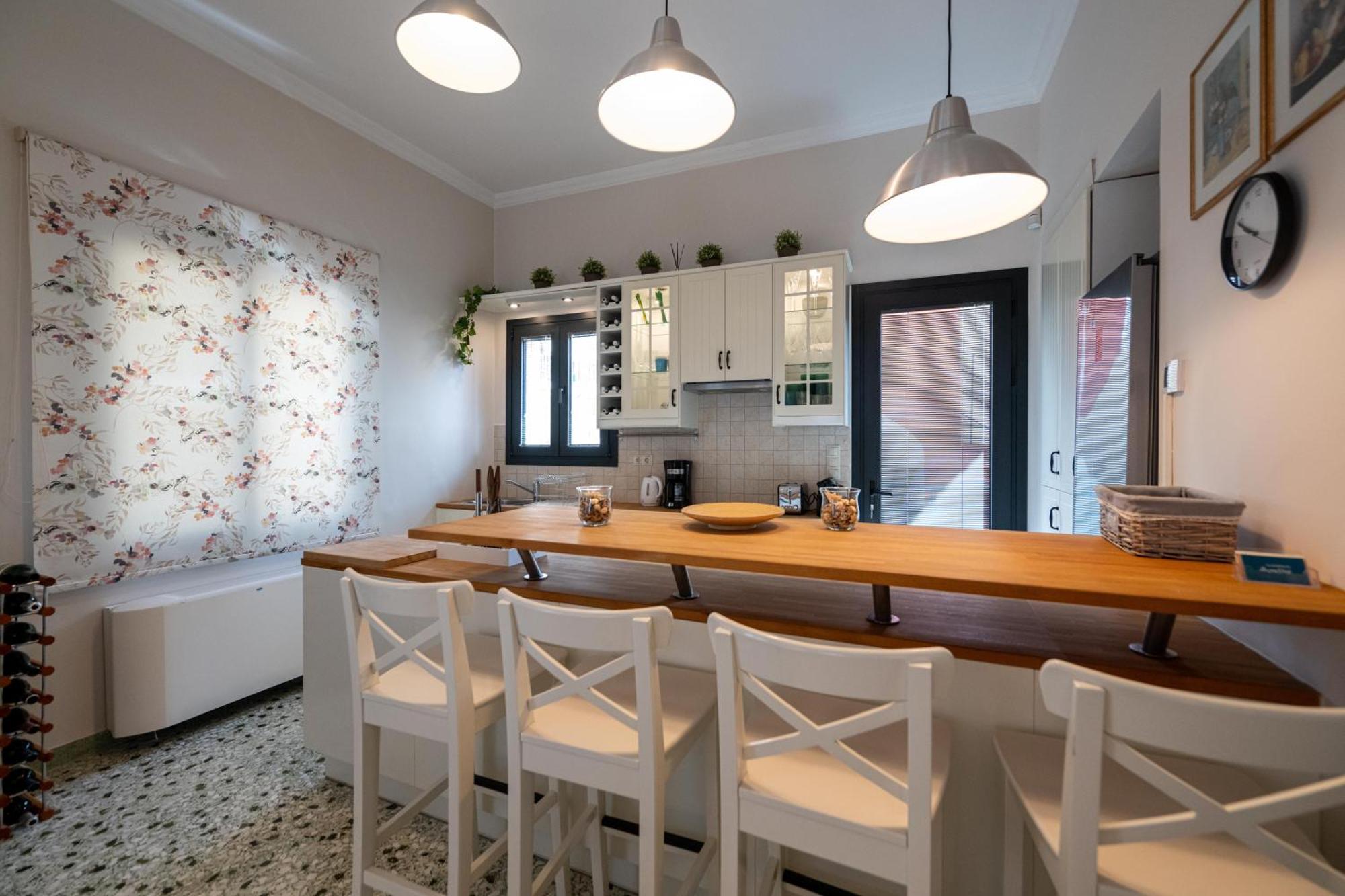 Angelinas Quarters - Kalamata Mediterranean Villas Extérieur photo