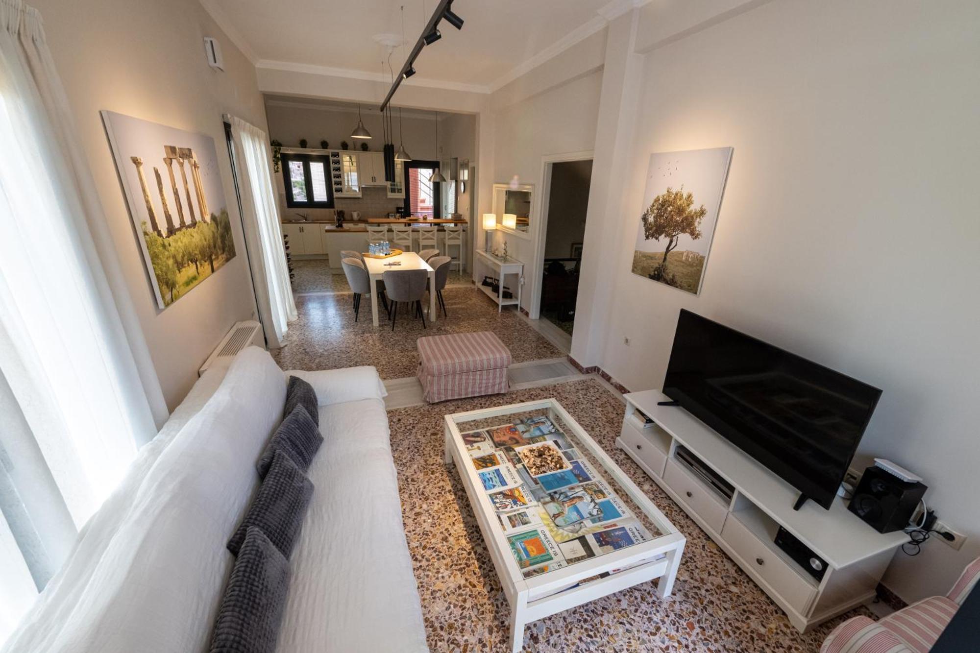 Angelinas Quarters - Kalamata Mediterranean Villas Extérieur photo