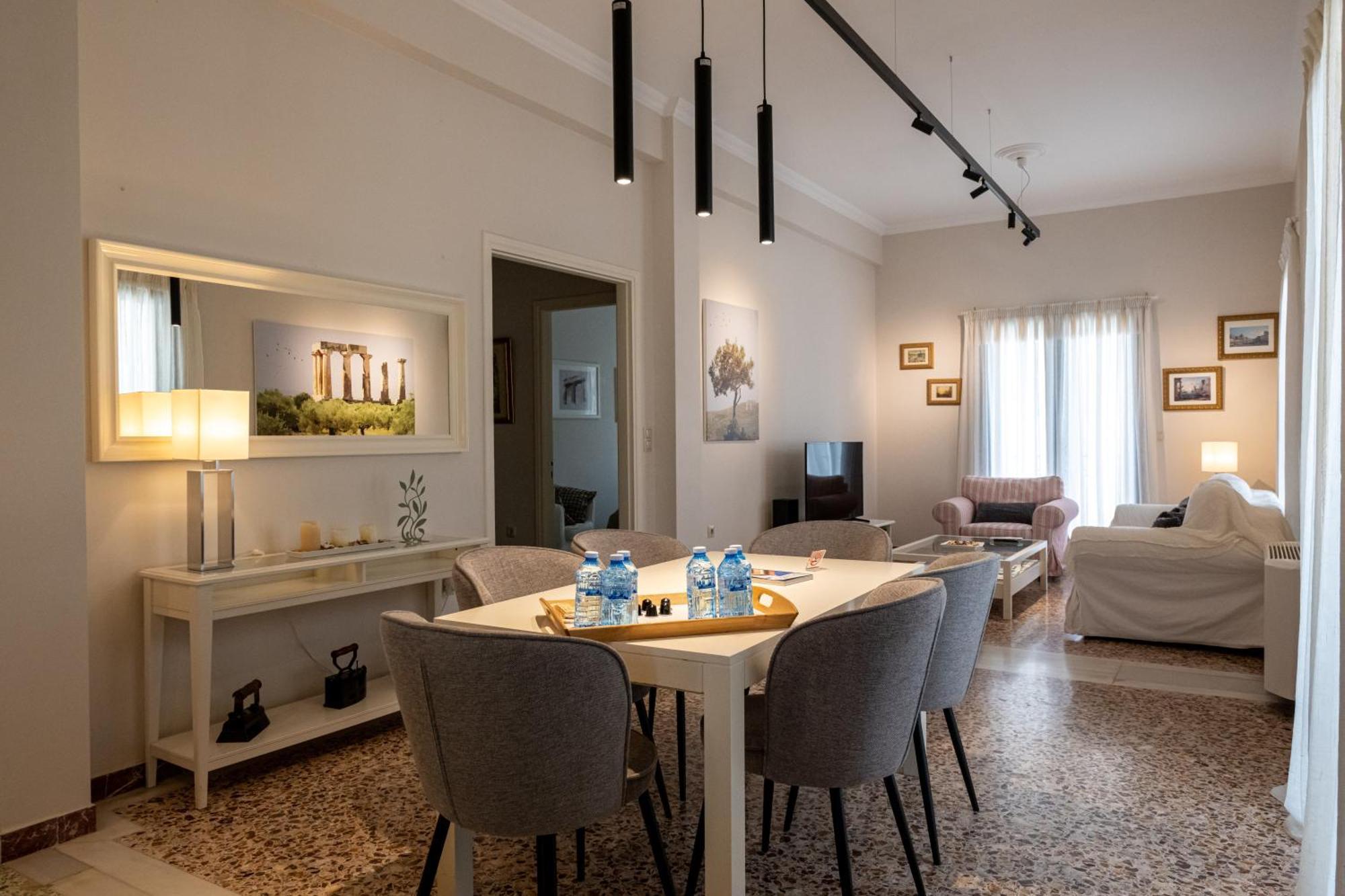 Angelinas Quarters - Kalamata Mediterranean Villas Extérieur photo